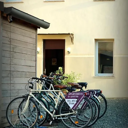 Meli Lupi - Residenze Temporanee Парма