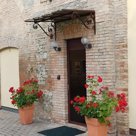 Meli Lupi - Residenze Temporanee Парма