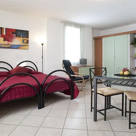 Апартаменты Meli Lupi - Residenze Temporanee Парма