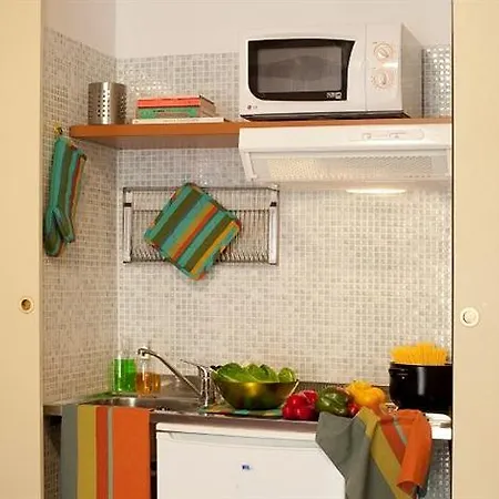 Meli Lupi - Residenze Temporanee شقة بارما