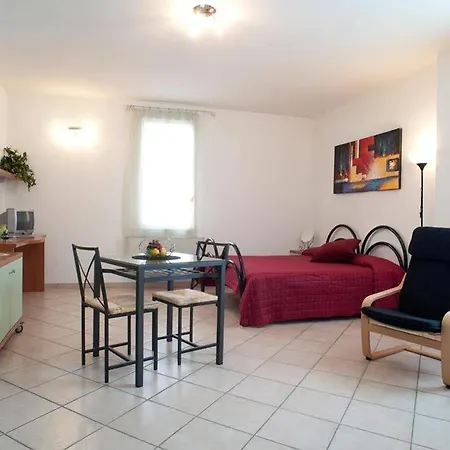 Апартаменты Meli Lupi - Residenze Temporanee Парма