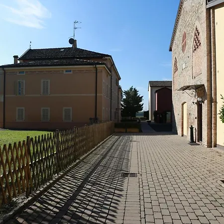 Meli Lupi - Residenze Temporanee شقة *